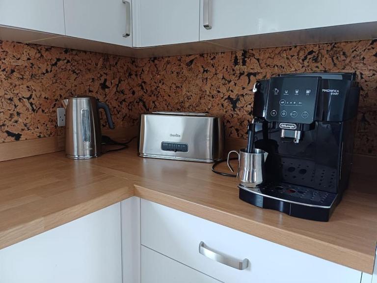Arundel Central Apartment with parking - Bed and Breakfast Arundel