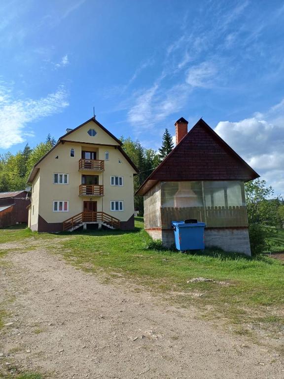 Pensiunea Poarta Lui Ionele - B&B Gârda de Sus