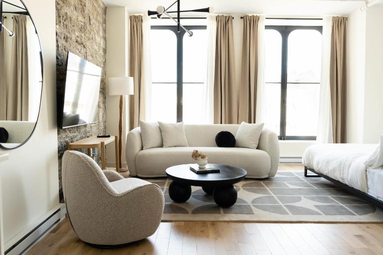 Maison Place Jacques-Cartier by Luxury In Transit - B&B Montreal