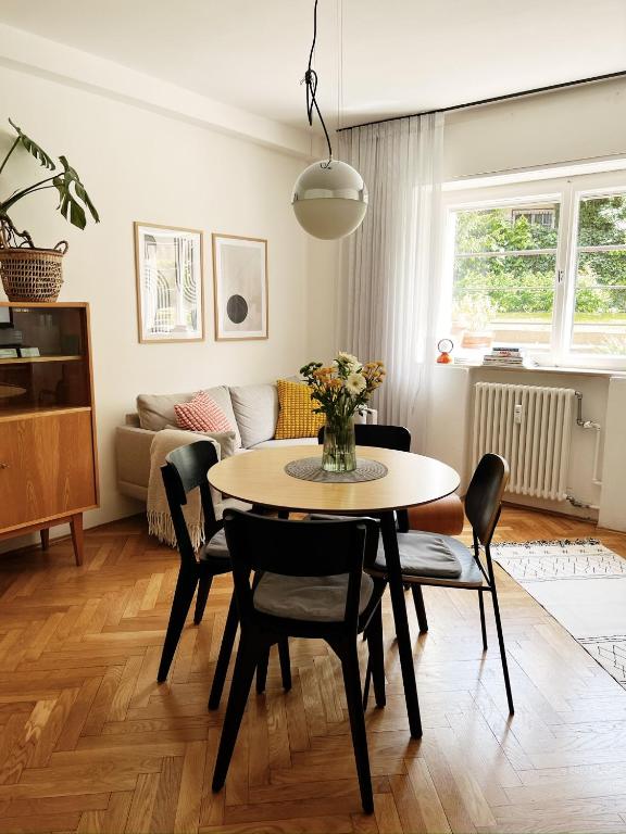 Late Checkout Merano - 3 Zimmer, Sonnenterrasse, Garage - B&B Merano