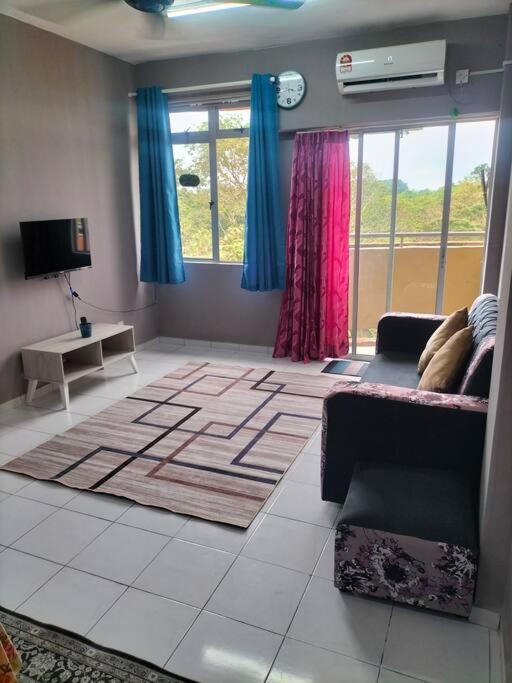 Milia Homestay PD Perdana Condo - B&B Port Dickson
