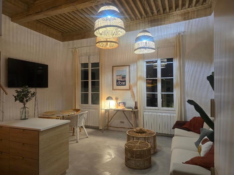 CANUT - Bel appart 50m2, Clim, parking, 150m du Vieux Port - B&B La Ciotat