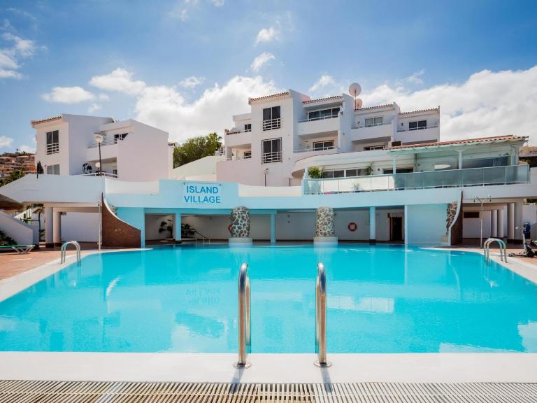 Cozy Island Village 2 with comunity pool - B&B Adeje