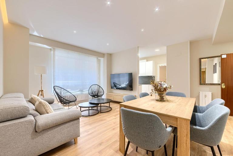 Vivienda Turistica Tivoli Centrico y Moderno - B&B Bilbao