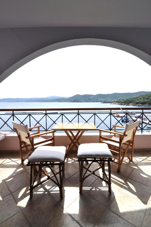 Zennova #43, Pirgadikia Sky & Sea Home - B&B Pyrgadíkia