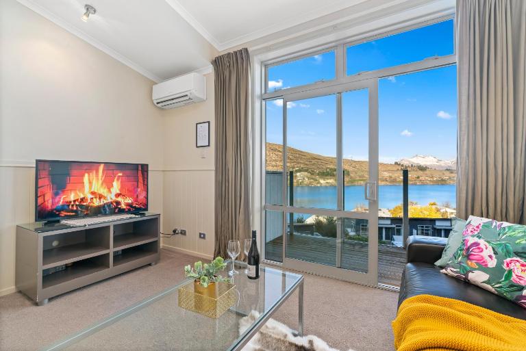 2-Bedroom Apartment with Lake & Mountain View - Beechwood - Ferienwohnung Queenstown