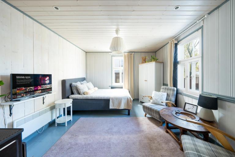 Garden Studio next to Telliskivi & Old Town - Chambres d'hôtes Tallinn