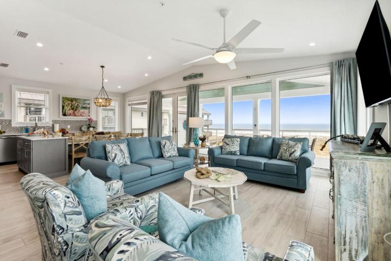 Ocean Lookout 3 - Heated Pool, Beachfront Deck, Stunning Ocean Views - B&B Fernandina Beach
