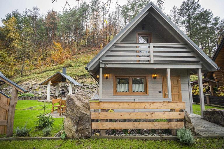 Chata pod hradom 2 - B&B Uhrovské Podhradie