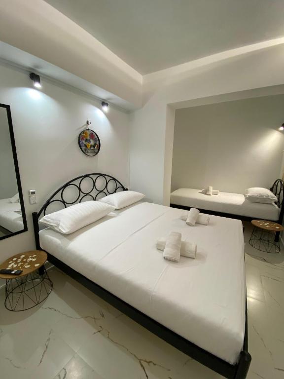 Kejsi Studios - B&B Ksamil