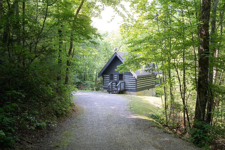 Lil' Smoky Studio by Stony Brook Cabins - B&B Gatlinburg