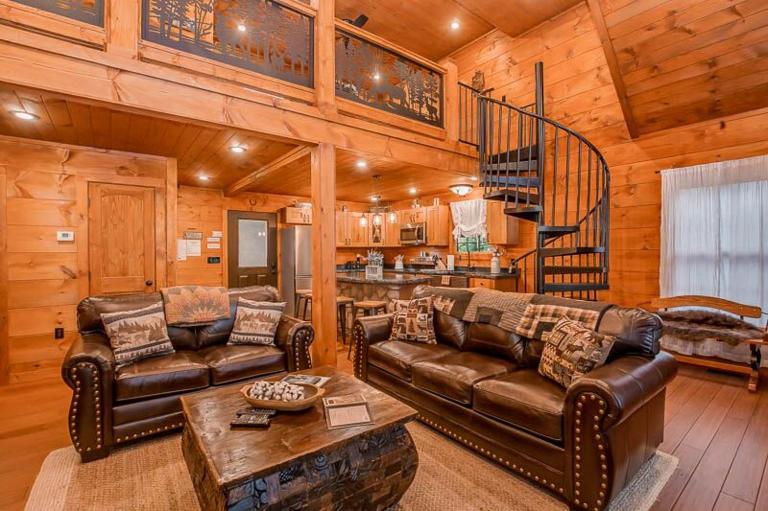 The Buckhorn by Stony Brook Cabins - Bed and Breakfast Gatlinburg