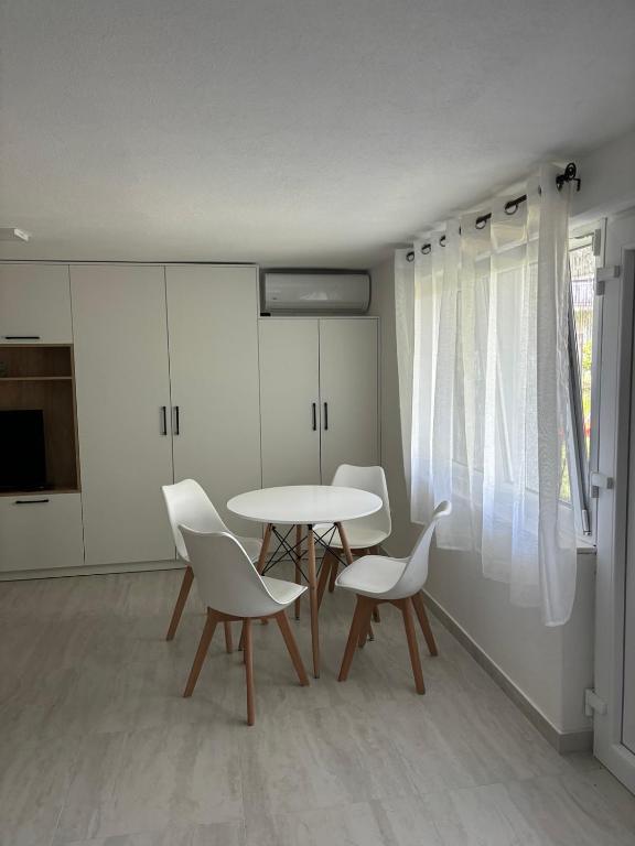 Apartman Nadja - Bed and Breakfast Tivat