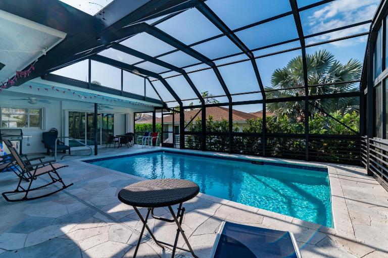 Chez Flamingo I Walk to Beach I Pet Friendly - B&B Marco Island