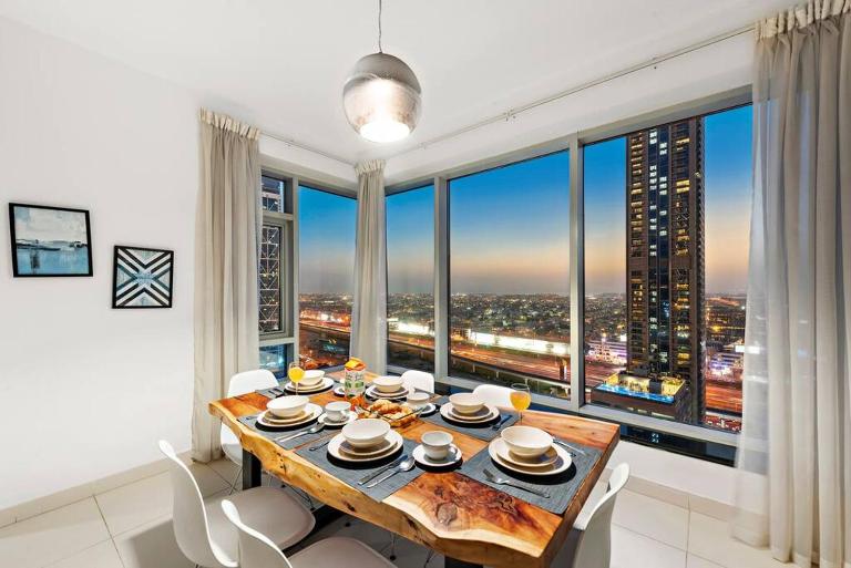 FIRST CLASS 1BR Premium & Spacious City Escape - Ferienwohnung Dubai