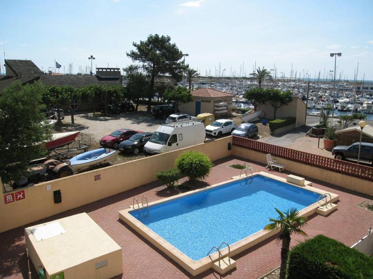 T2 Port St Cyprien Piscine, Clim, Parking, Animaux Ok - FR-1-106-39 - B&B Saint-Cyprien