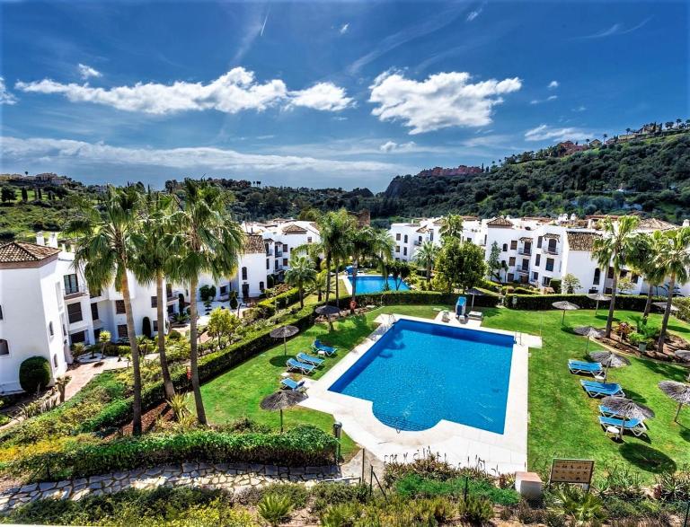 Superior 3BR GolfLA Apartment Minutes from Puerto Banus & Marbella - B&B Benahavís