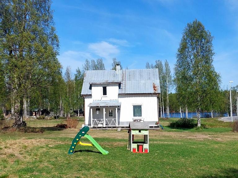 House with lake view swedish lapland - B&B Rusksele