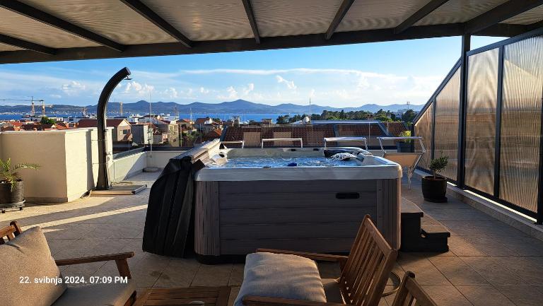Apartment Bruno - Luxury Penthouse with Jacuzzi - Bed and Breakfast Zadar