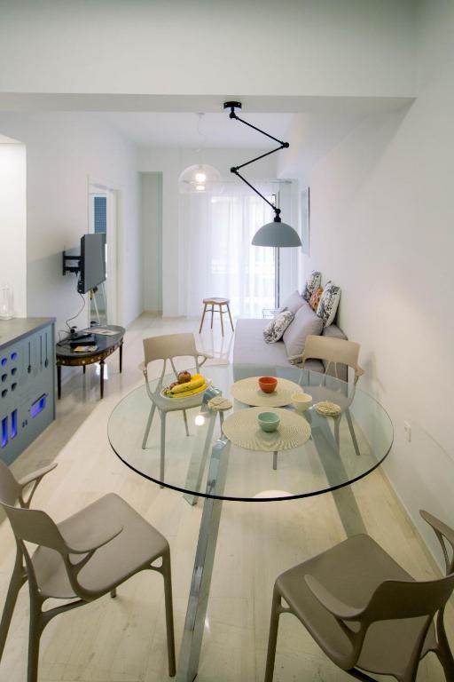 Blue harbour house - style meets comfort - B&B El Pireo