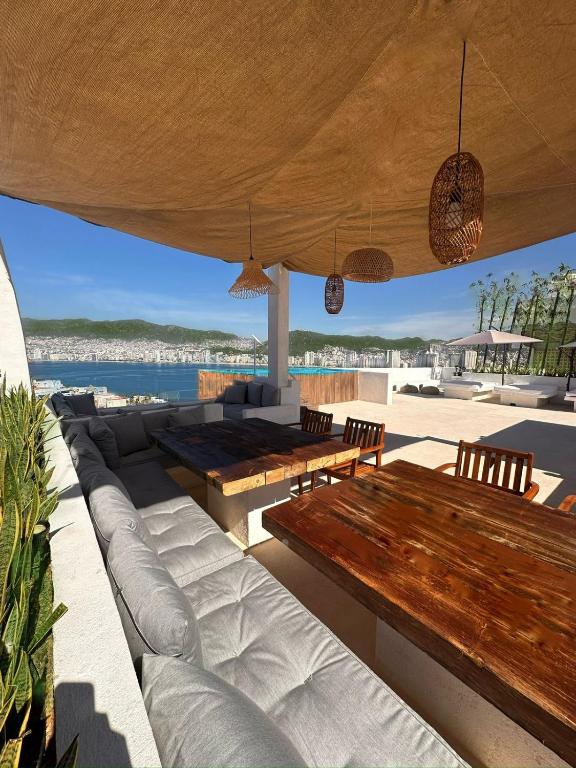 LUXO Casa en Acapulco Zona Brisas Guitarrón con vistas espectaculares y 2 albercas - B&B Acapulco de Juárez