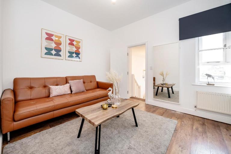 Beautiful Flat Near the Center 11 min by tube - Chambres d'hôtes Londres