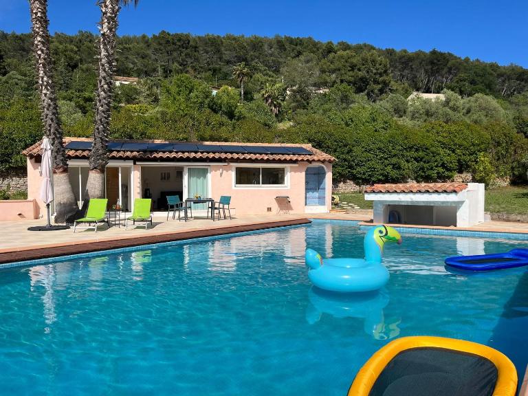 Petite Villa indépendante - Grande piscine 12x8 - B&B Carqueiranne