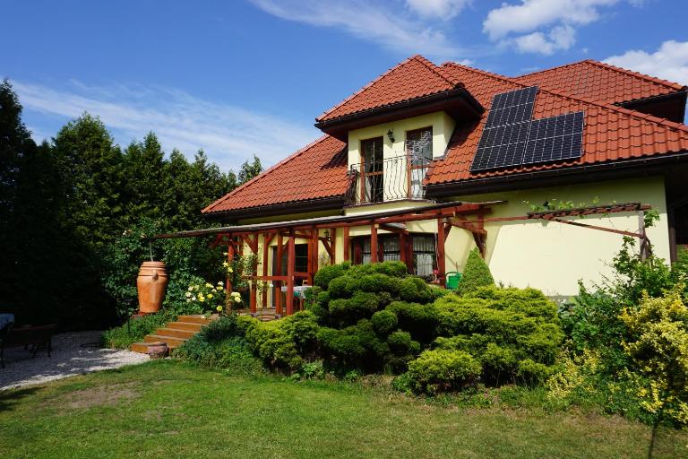 Comfortable house with garden - Chambres d'hôtes Mańki