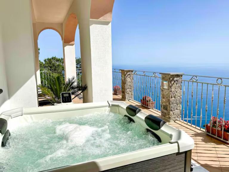 VILLA DEL MORO - Ferienwohnung Agerola