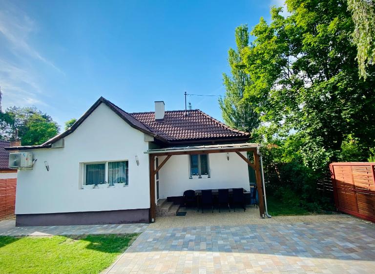 Balatonszéplaki nyaraló - Bed and Breakfast Siófok