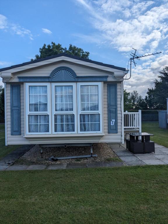 i7 Millfields 6 Berth Luxury Caravan DG & GCH Familys Only And Lead Person Must Be Over 30 - B&B Ingoldmells