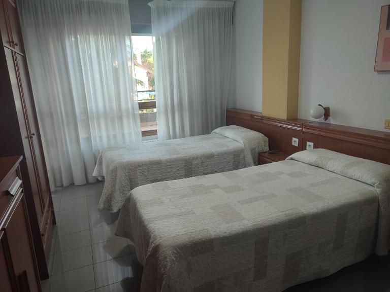 Pensión Rada - Bed and Breakfast Solares