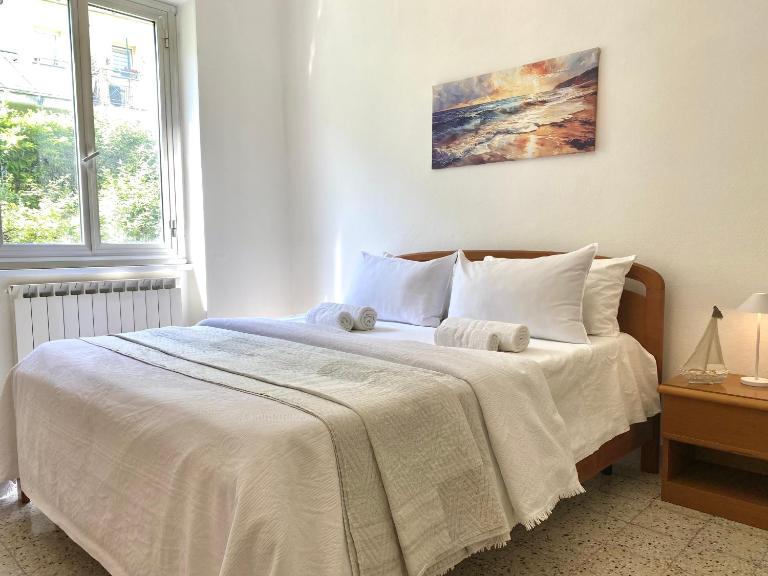 Ca del Sole - FREE Parking - B&B La Spezia
