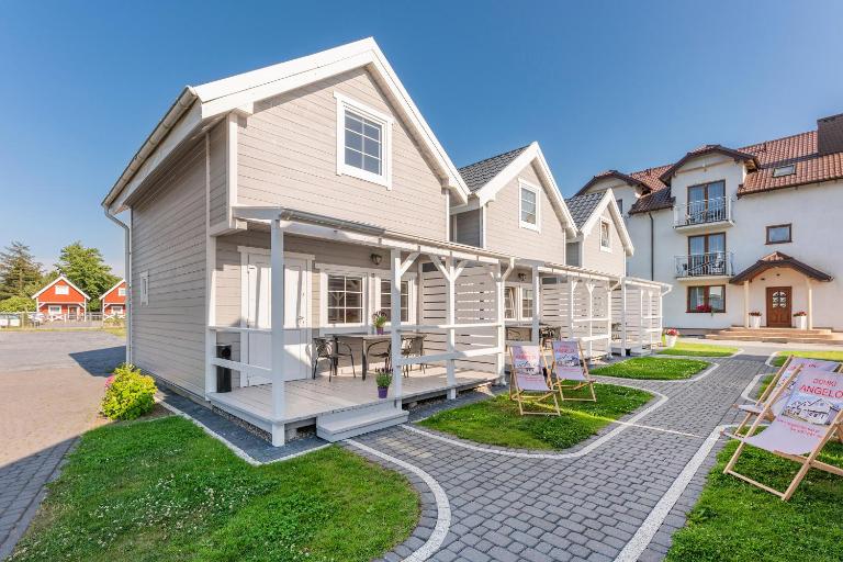 Domki i pokoje Angelo z sauną i jacuzzi- Karwia - B&B Karwia