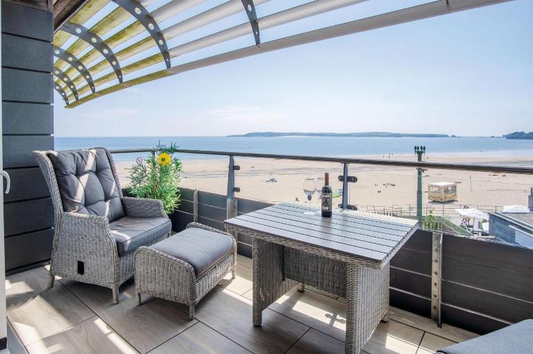 Waters Edge - 2 Bedroom Apartment - Tenby - B&B Tenby