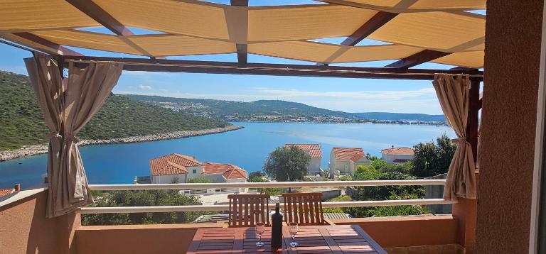 Apartman Darko - B&B Rogoznica