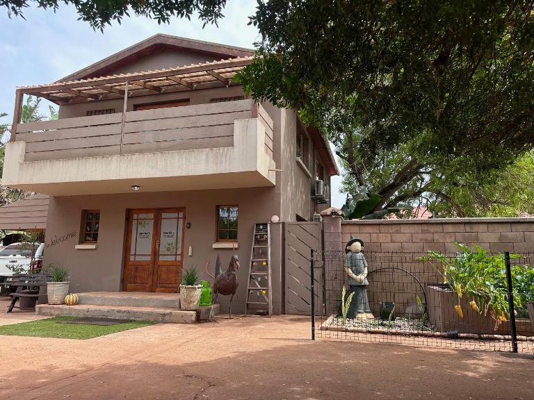 Marnas Private Self Catering Accommodation The Cottage - Bed and Breakfast Kaapstad