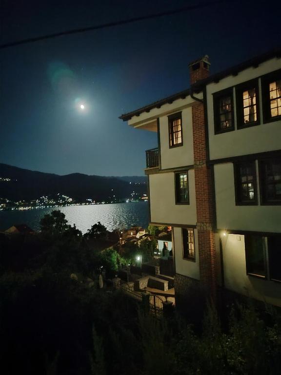 Villa Lollobrigida - B&B Ocrida