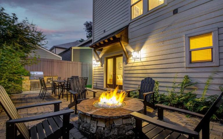 Southern Charm Meets Easy Convenience 5 mins to DT - Chambres d'hôtes Houston