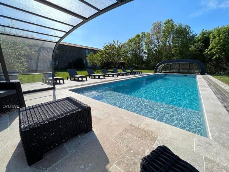 La Millière - Piscine & campagne - Céleste - B&B Le Poiré-sur-Vie