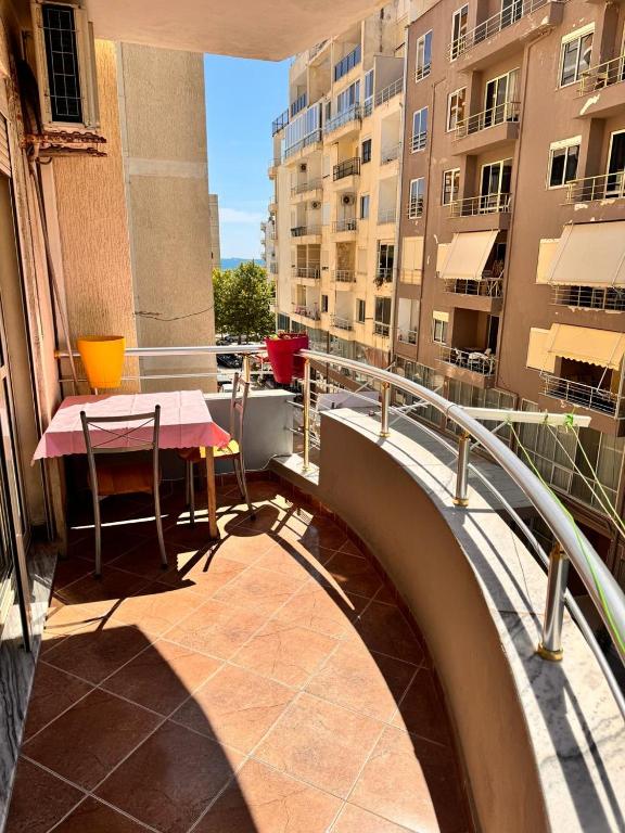 HOLIDAY APARTMENTs 1 - B&B Durrës