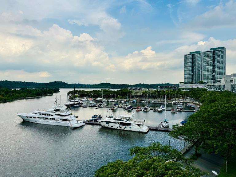 Puteri Harbour 3BR - A Million Dollar View - 7 mins to Legoland - Bed and Breakfast Iskandar Puteri