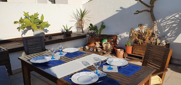 appartement avec terrasse tropézienne - B&B Fréjus