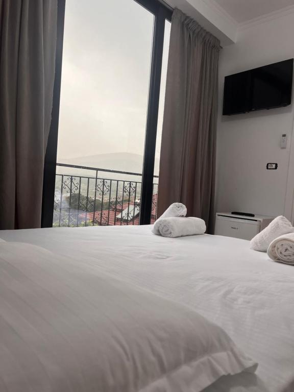 Hotel Villa Edis - Bed and Breakfast Berat