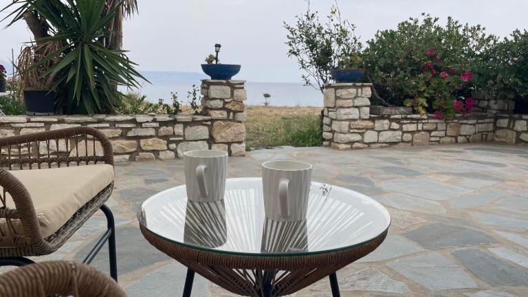 Mini Beach House - B&B Logaras