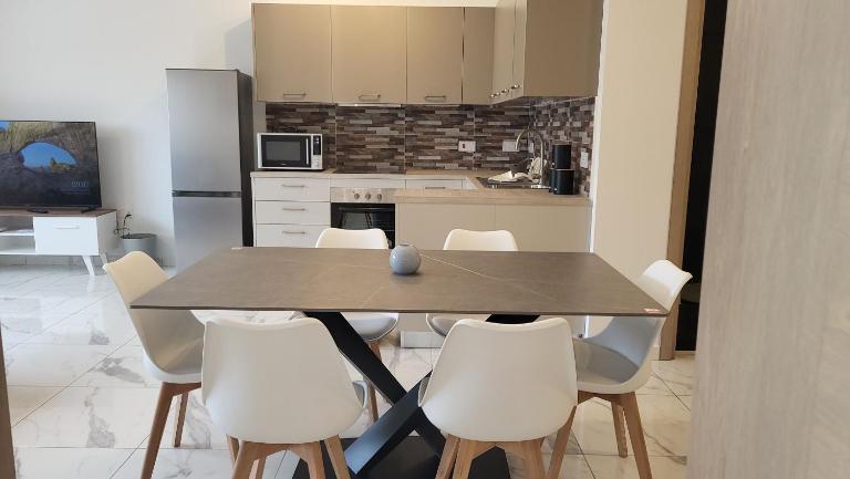 Flat 2 Central Apartment in Swieqi - B&B Swieqi
