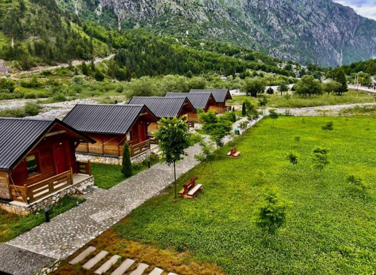 CNTR PARK VALBONa - B&B Valbonë