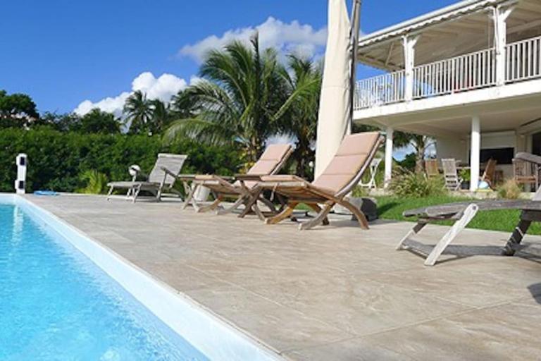 Appartement de charme dans villa avec piscine - B&B Saint-François