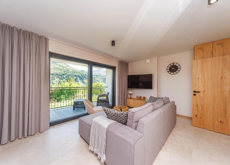Apartament TOSIA Szczyrk z widokiem na góry i garażem - Chambres d'hôtes Szczyrk
