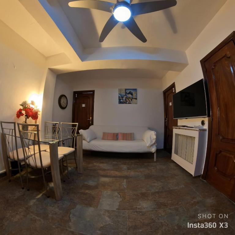 Habitaciones individuales en apartamento - Ferienwohnung Madrid